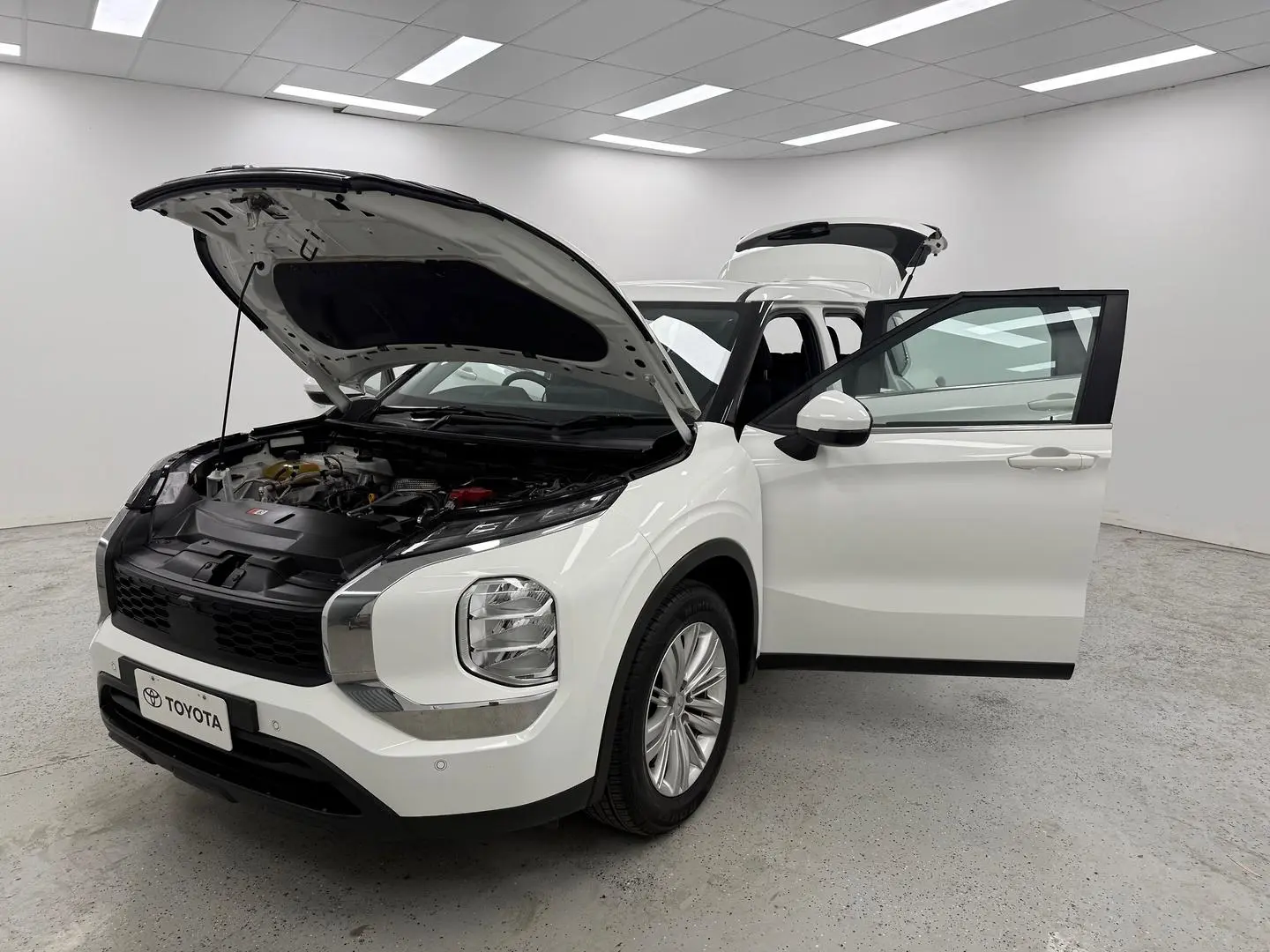 2022 Mitsubishi Outlander Gallery Image 8