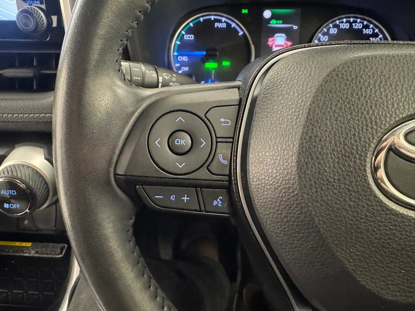 2020 Toyota RAV4 Gallery Image 18