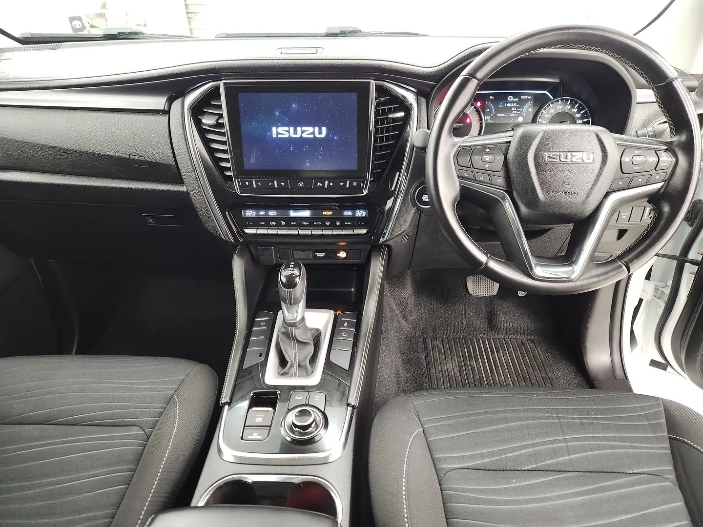 2023 Isuzu MU-X Gallery Image 27