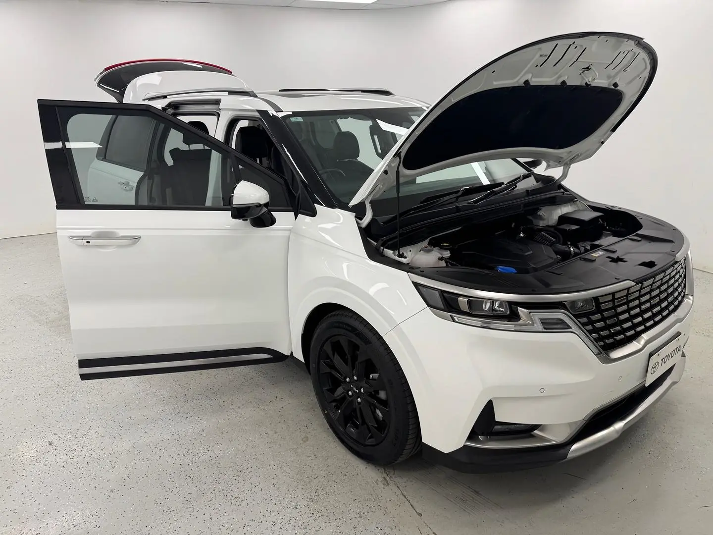 2023 Kia Carnival Gallery Image 7