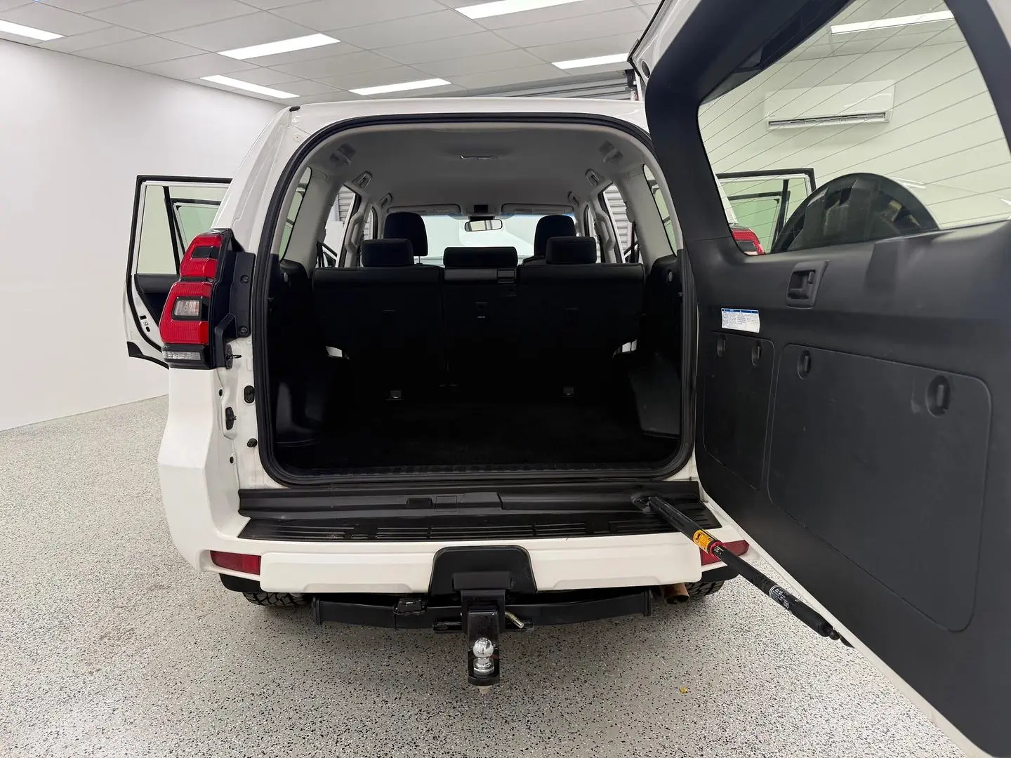 2020 Toyota Landcruiser Prado Gallery Image 14