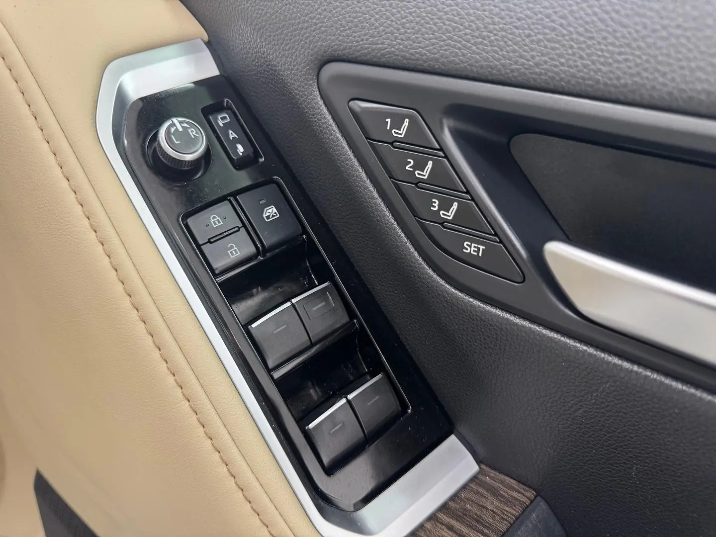 2022 Toyota Landcruiser Gallery Image 16