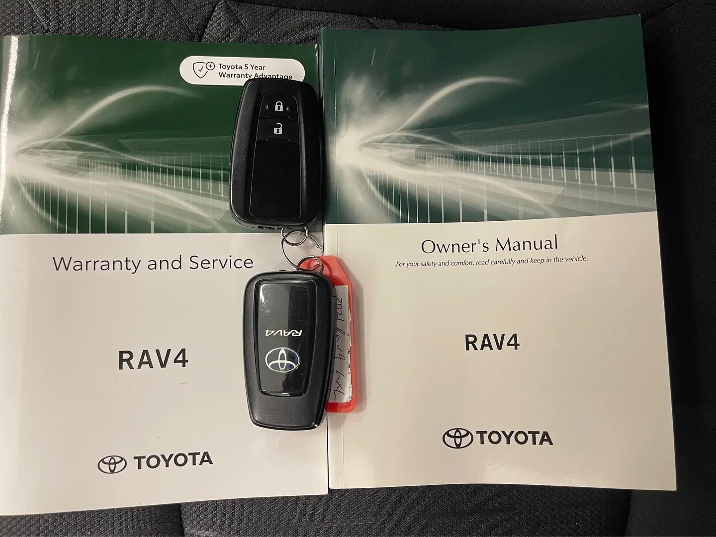 2021 Toyota RAV4 Gallery Image 36