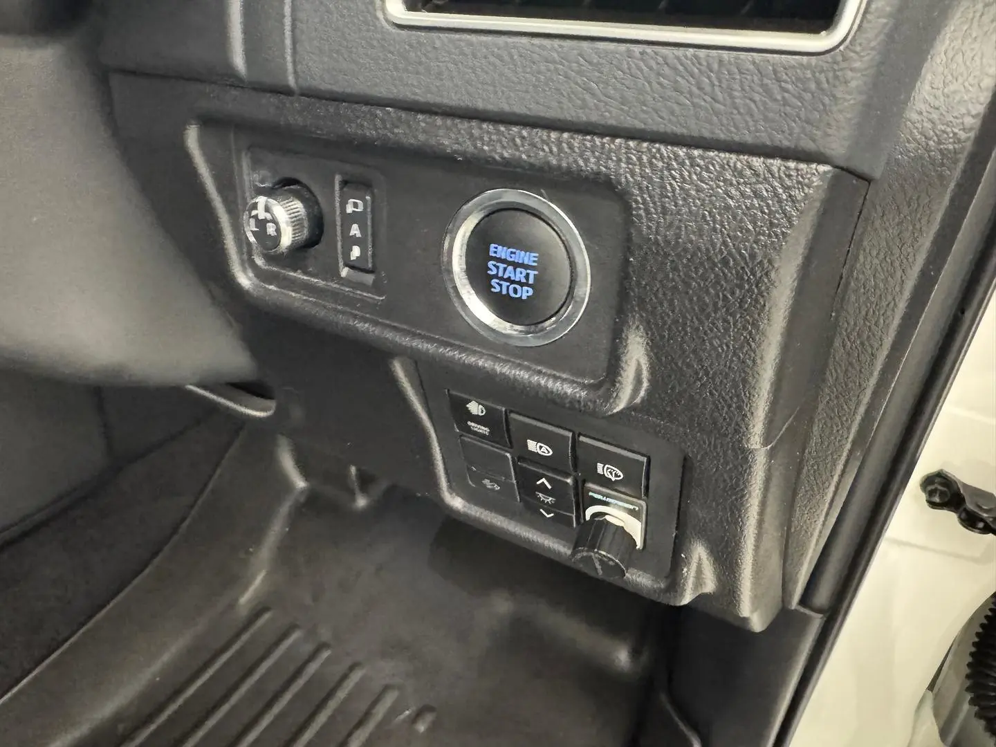 2021 Toyota Landcruiser Prado Gallery Image 21