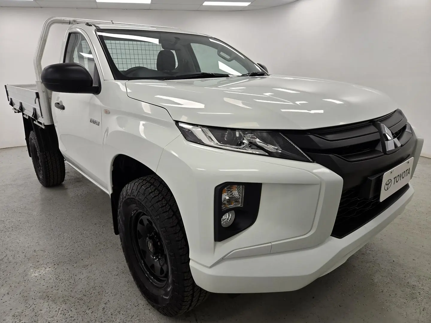 2021 Mitsubishi Triton Gallery Image 1