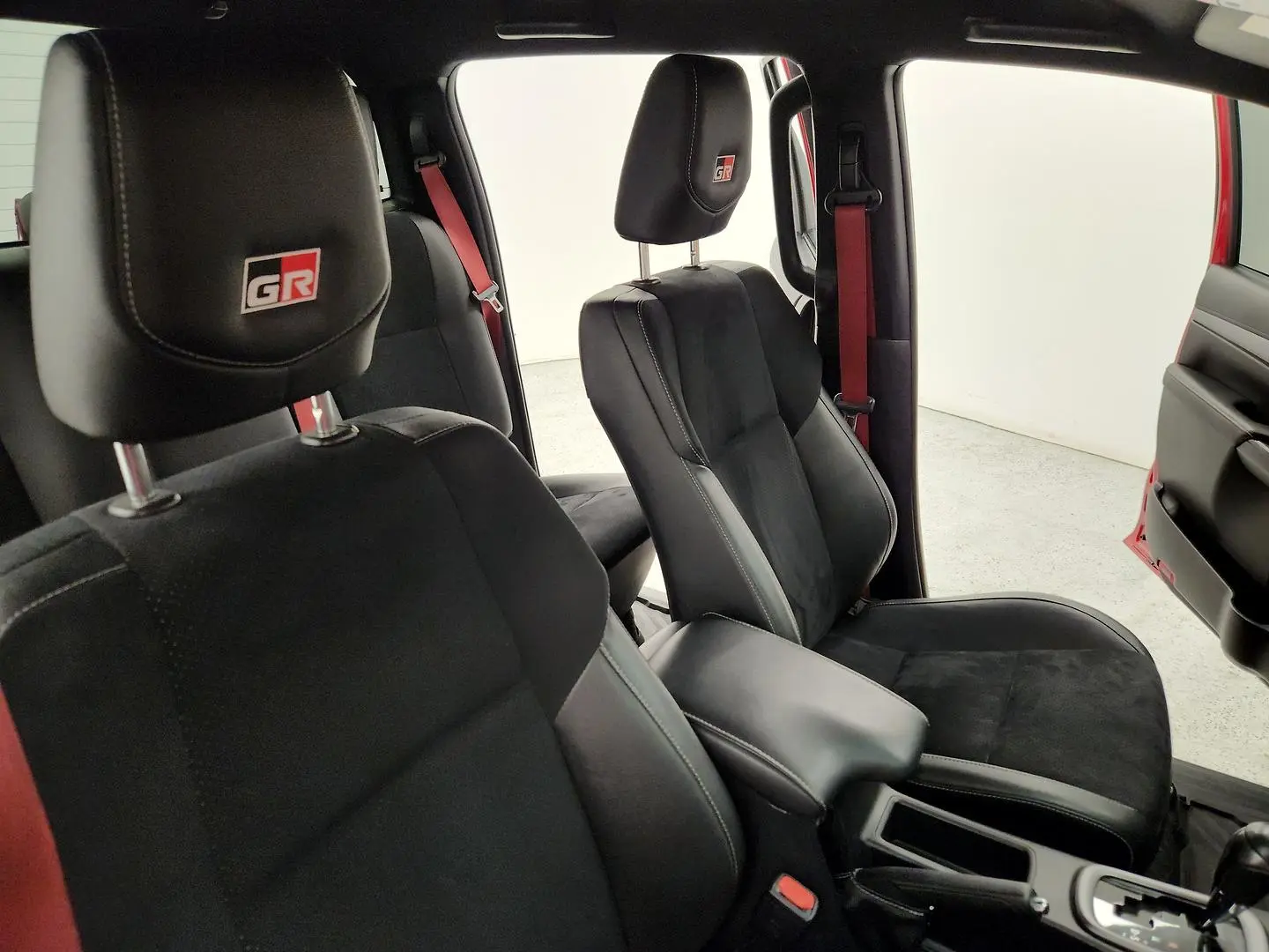 2023 Toyota Hilux Gallery Image 24