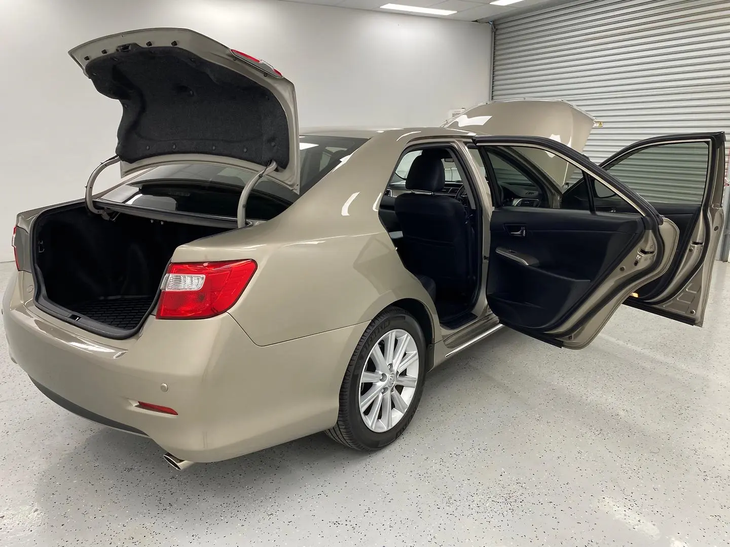 2013 Toyota Aurion Image 11