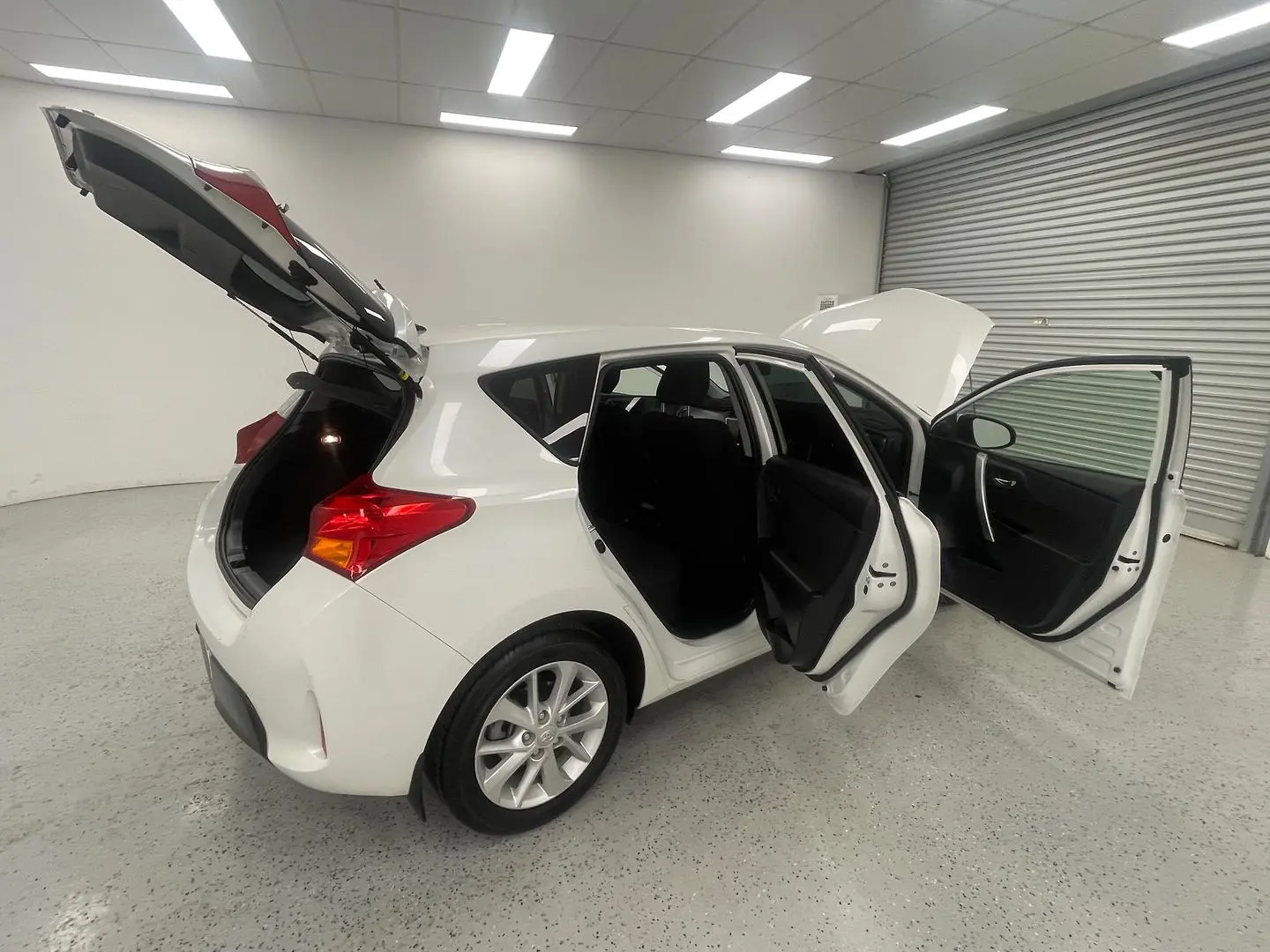 2015 Toyota Corolla Gallery Image 12