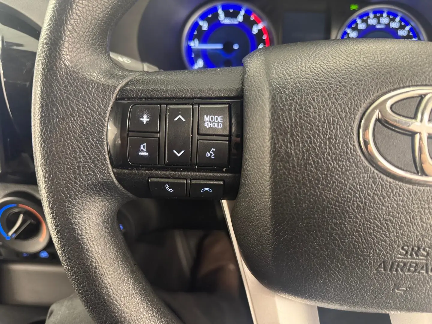 2020 Toyota Hilux Gallery Image 17