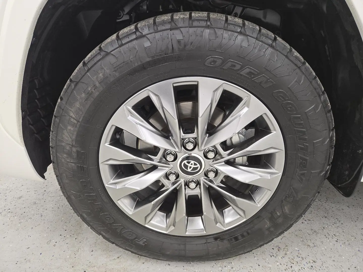 2021 Toyota Landcruiser Gallery Image 17