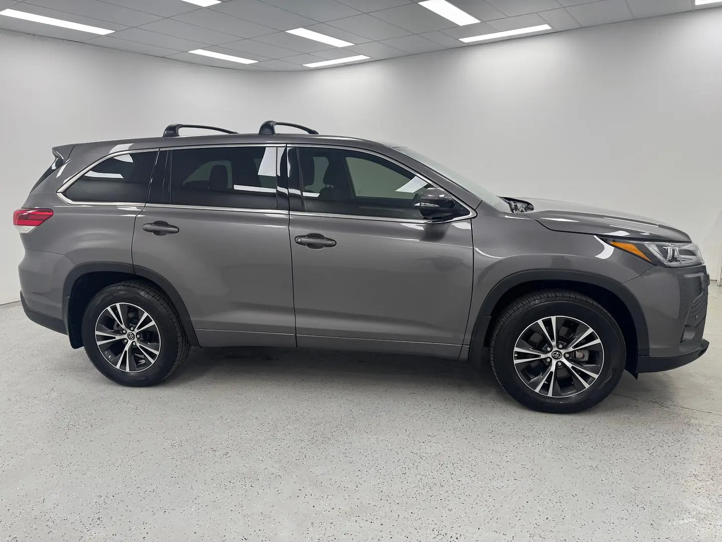 2019 Toyota Kluger Gallery Image 2