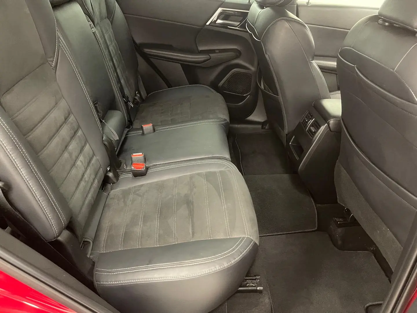 2022 Mitsubishi Outlander Gallery Image 19