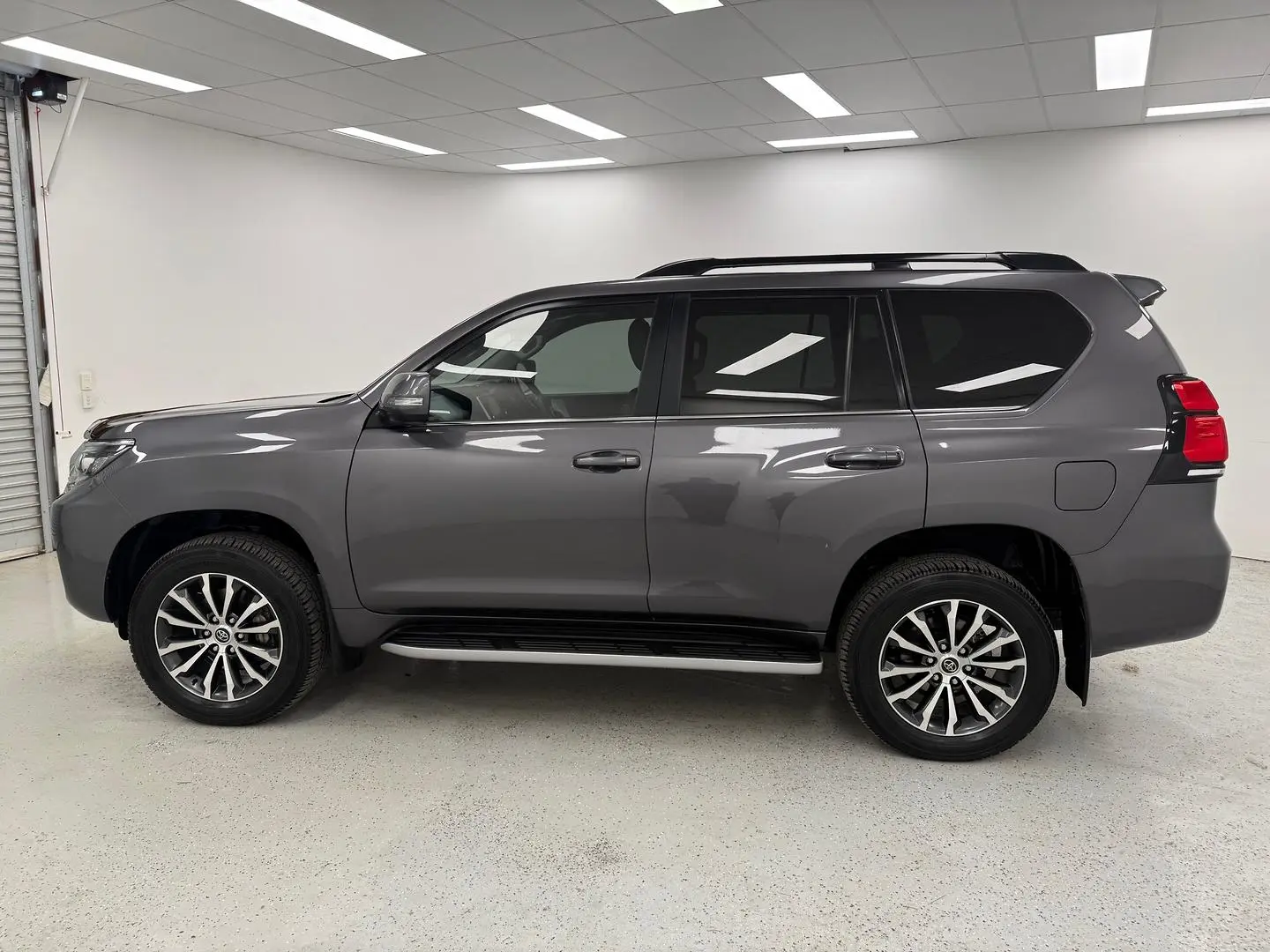2021 Toyota Landcruiser Prado Gallery Image 6