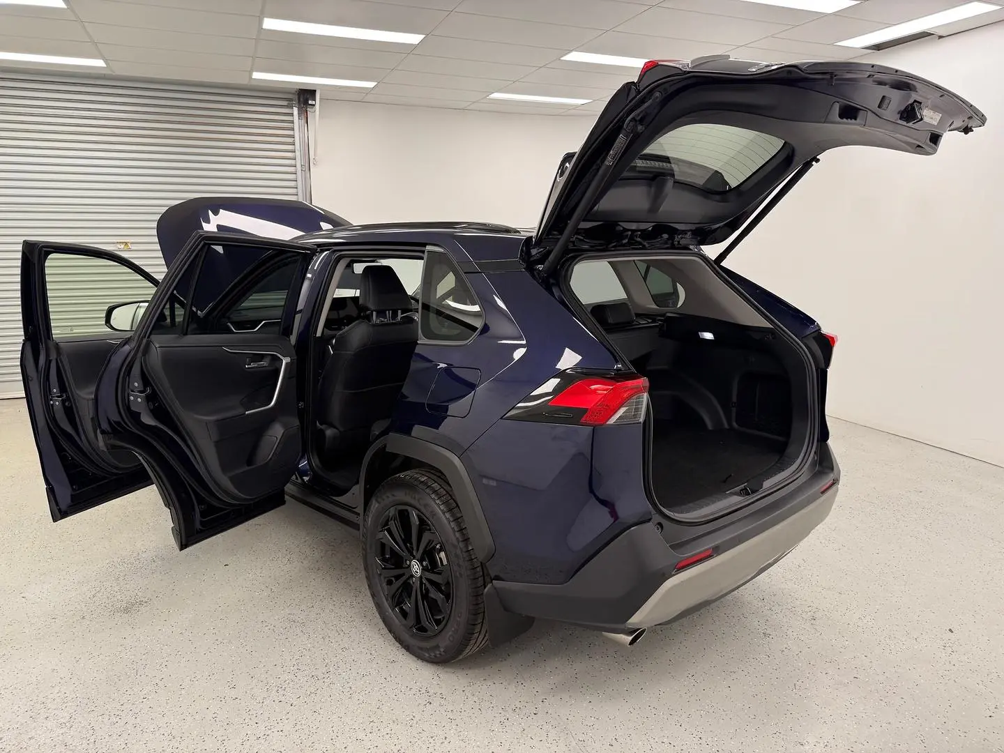 2023 Toyota RAV4 Gallery Image 13