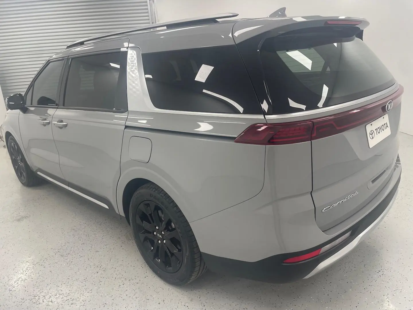 2021 Kia Carnival Gallery Image 5