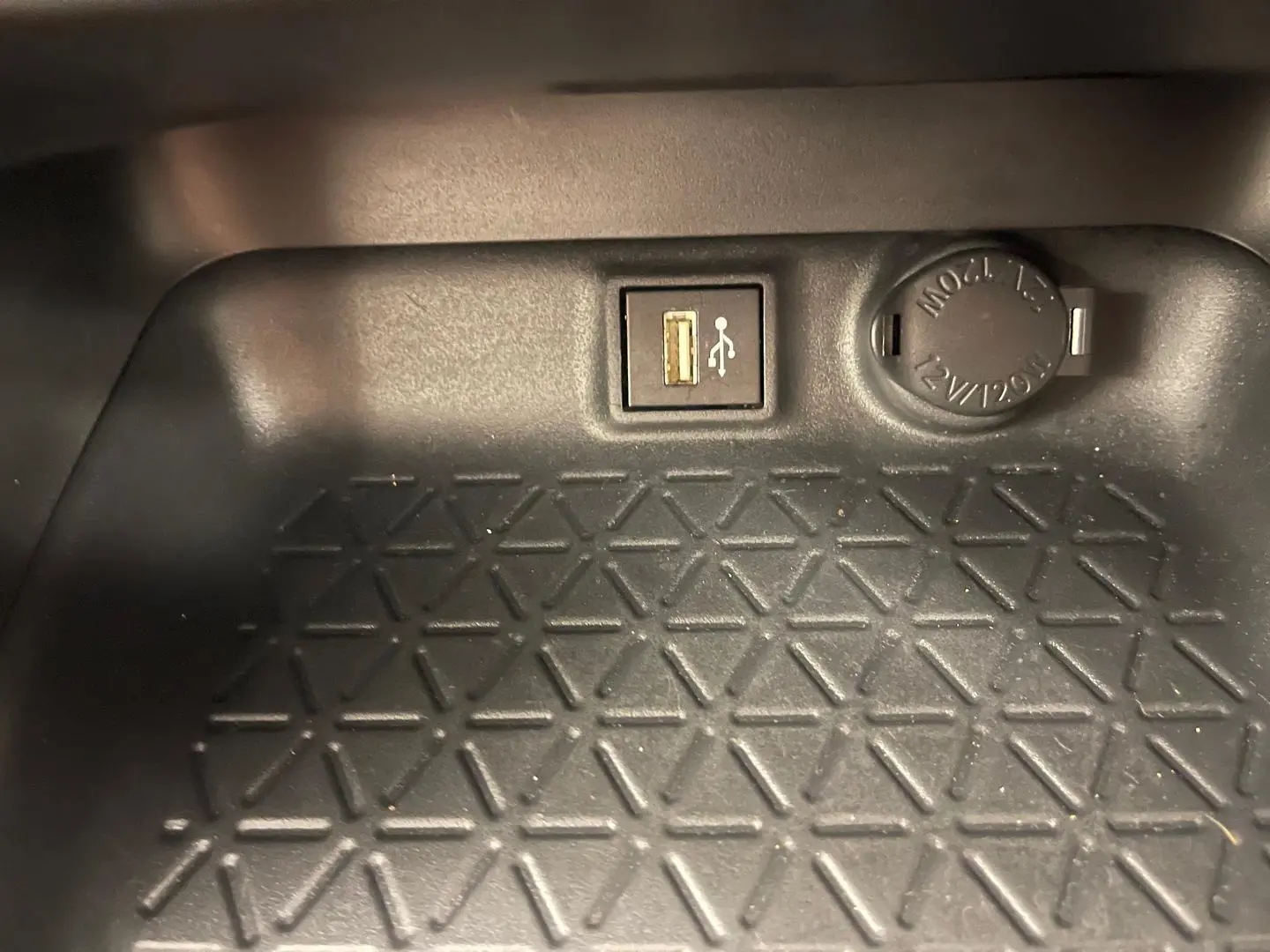 2024 Toyota RAV4 Gallery Image 25