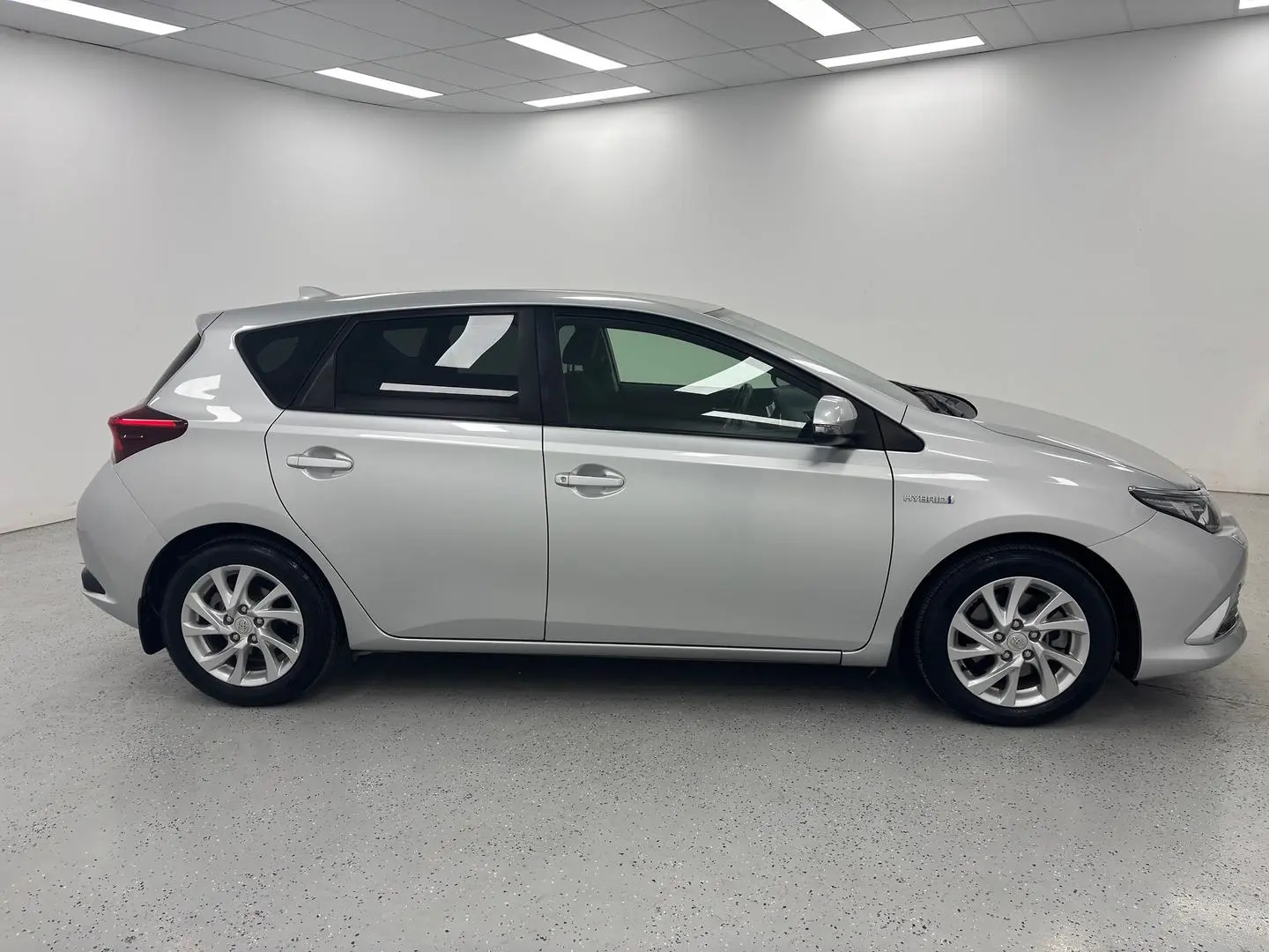 2016 Toyota Corolla Gallery Image 2