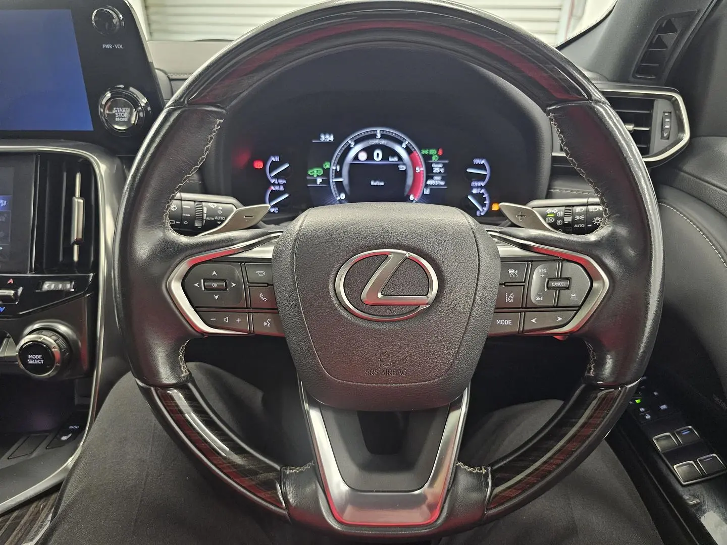 2023 Lexus LX Gallery Image 31