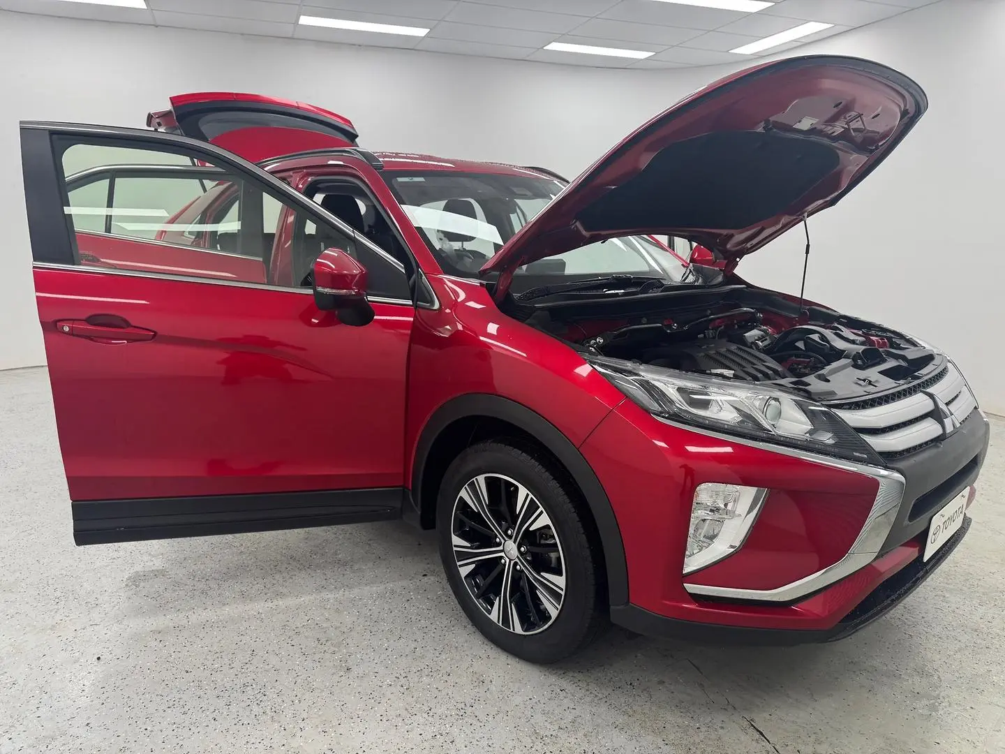 2019 Mitsubishi Eclipse Cross Gallery Image 7