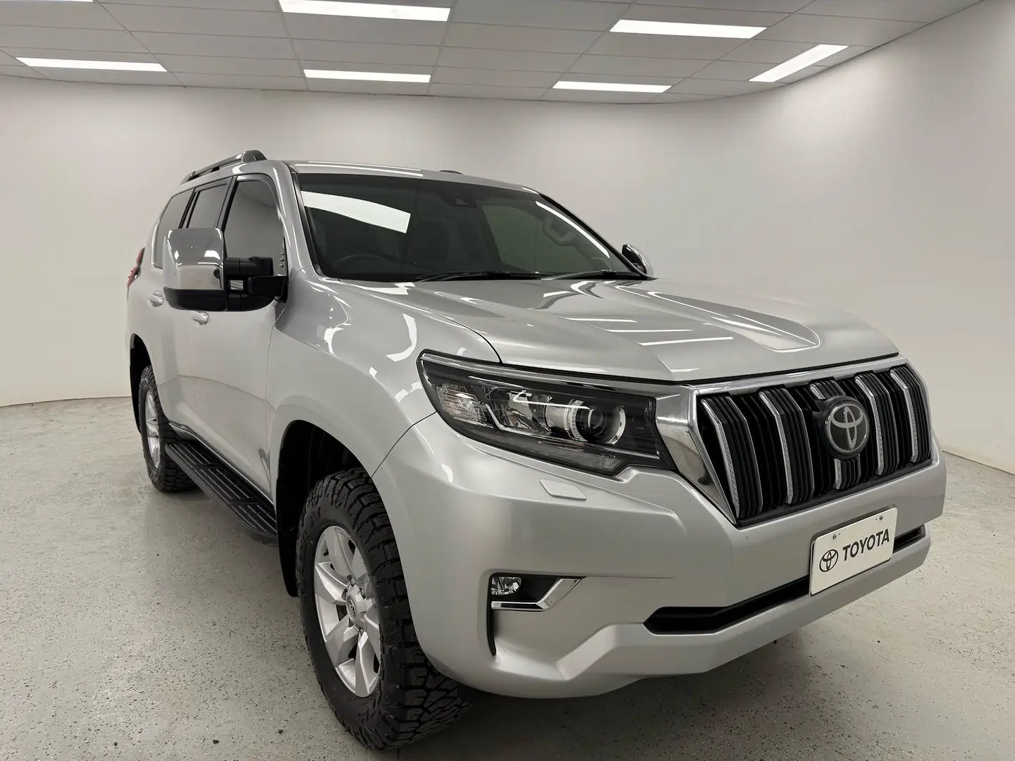 2022 Toyota Landcruiser Prado Gallery Image 1