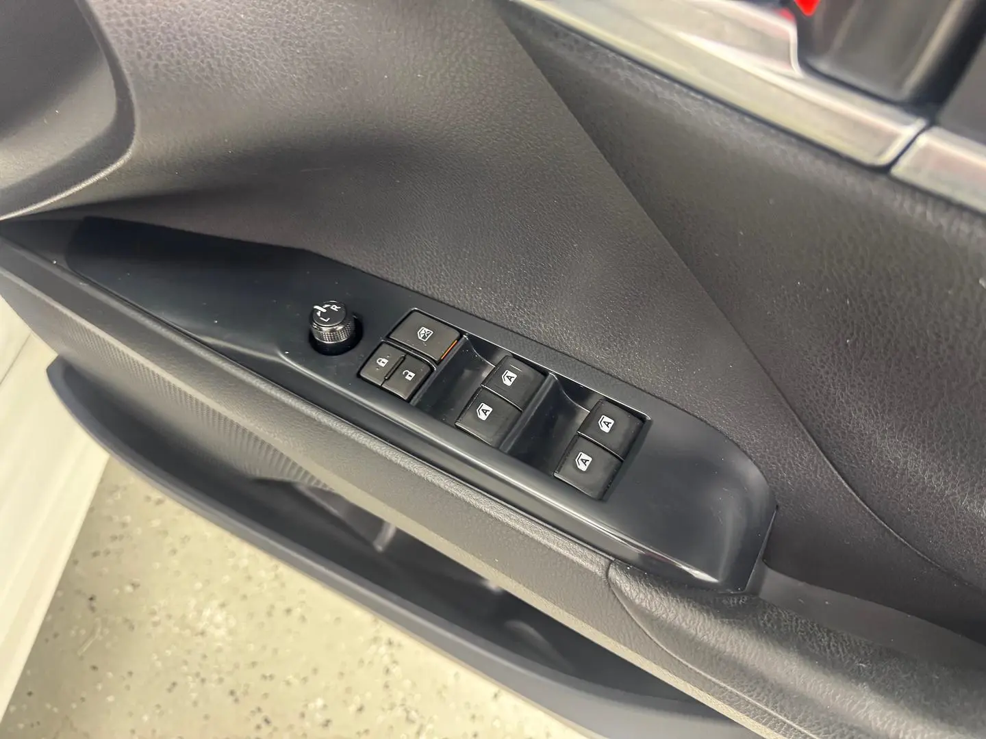 2019 Toyota Camry Gallery Image 16