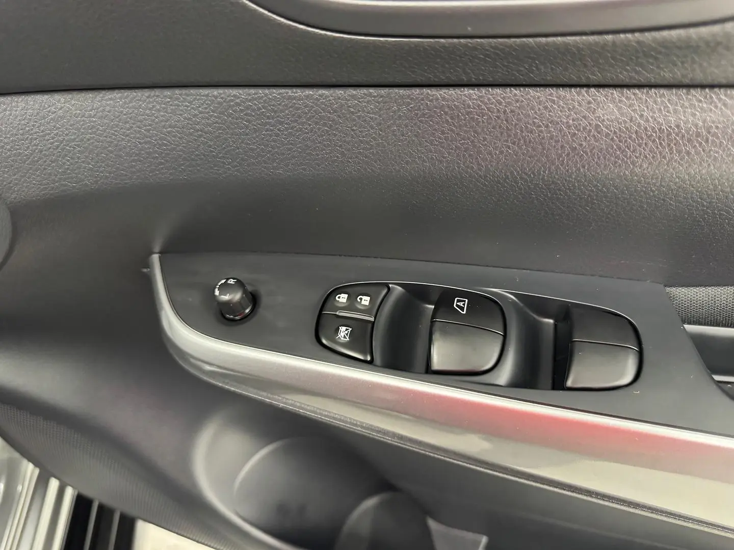 2024 Nissan Navara Gallery Image 15