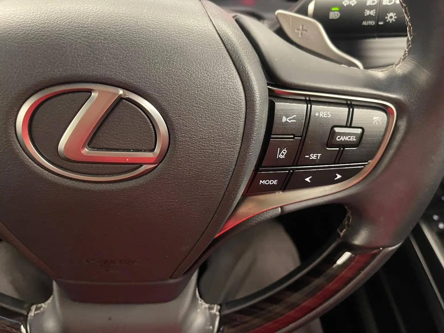 2021 Lexus ES Gallery Image 35