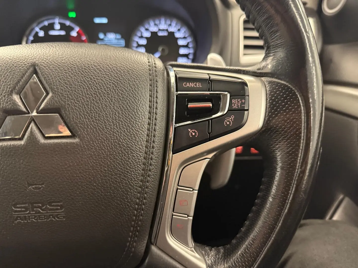 2016 Mitsubishi Pajero Sport Gallery Image 24