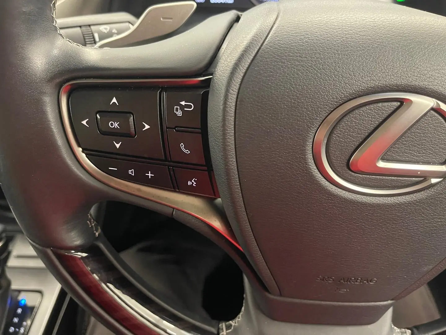 2021 Lexus ES Gallery Image 34