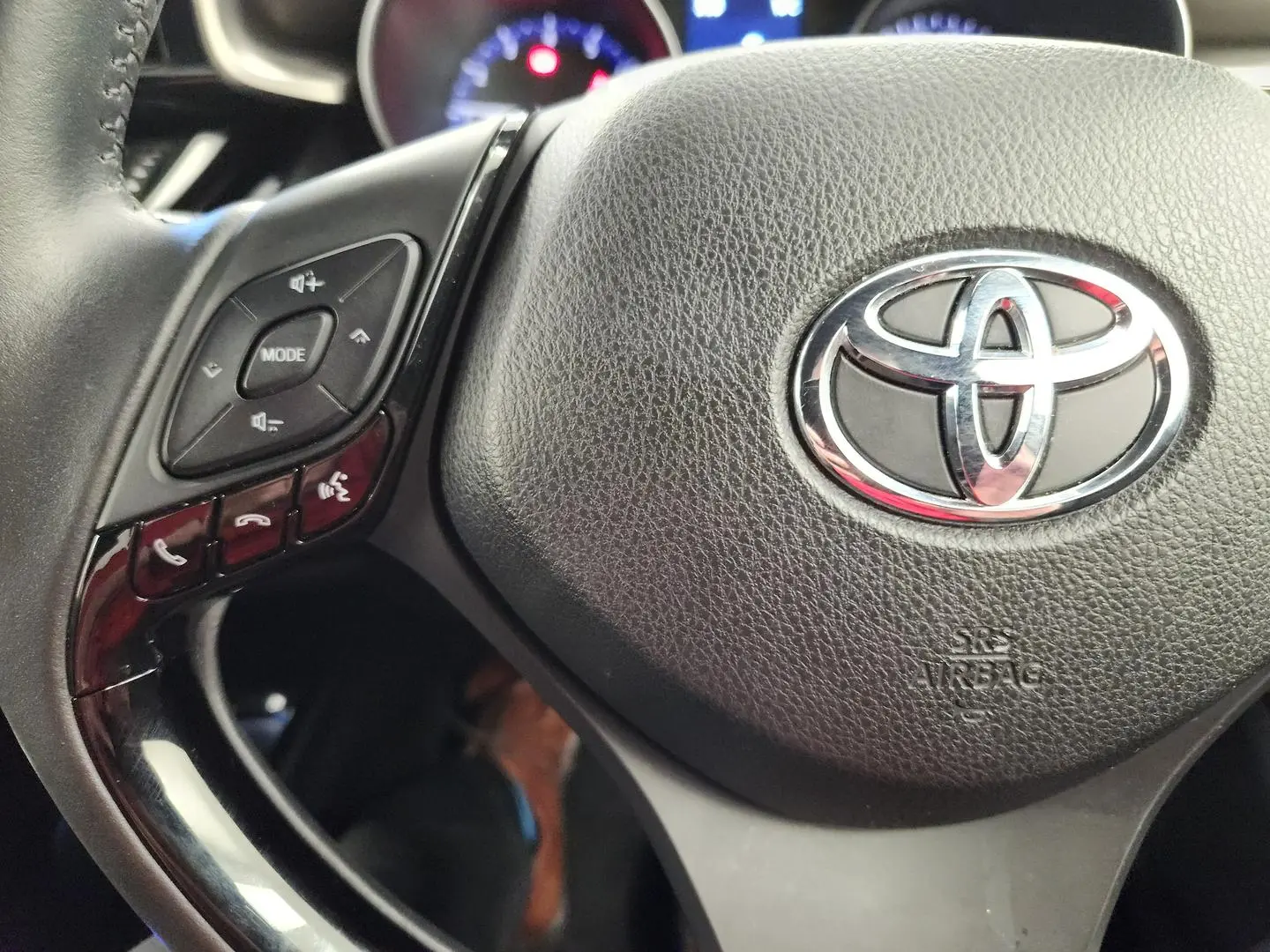 2022 Toyota C-HR Gallery Image 26