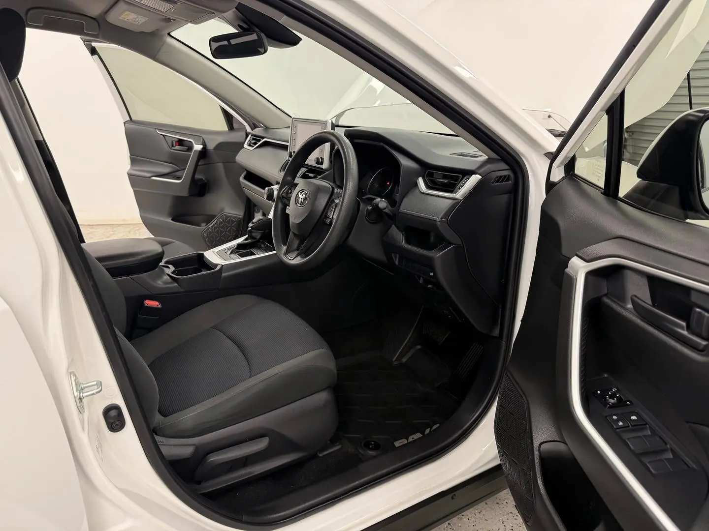 2020 Toyota RAV4 Gallery Image 20