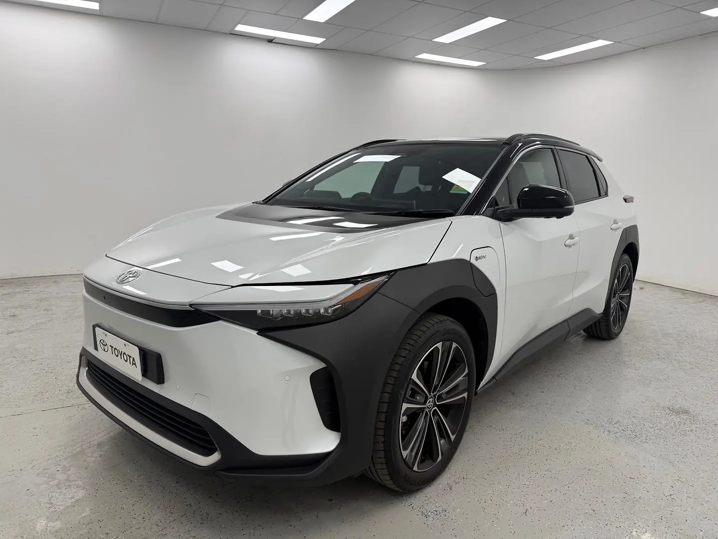 2025 Toyota bZ4X Gallery Image 7