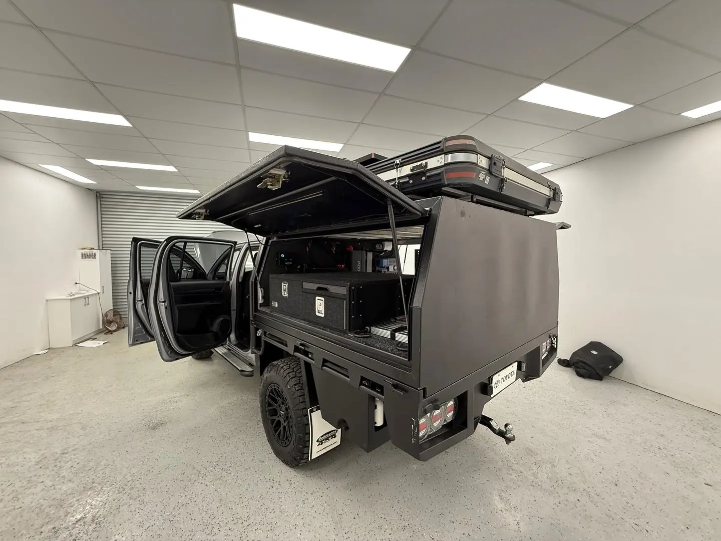 2022 Toyota Hilux Gallery Image 17