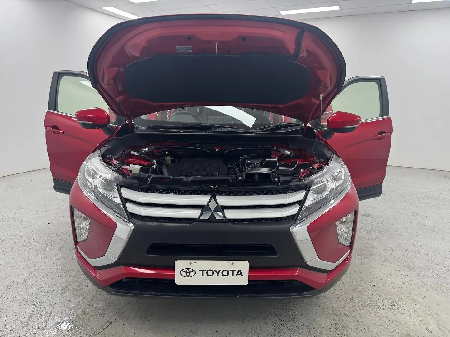2019 Mitsubishi Eclipse Cross Gallery Image 14