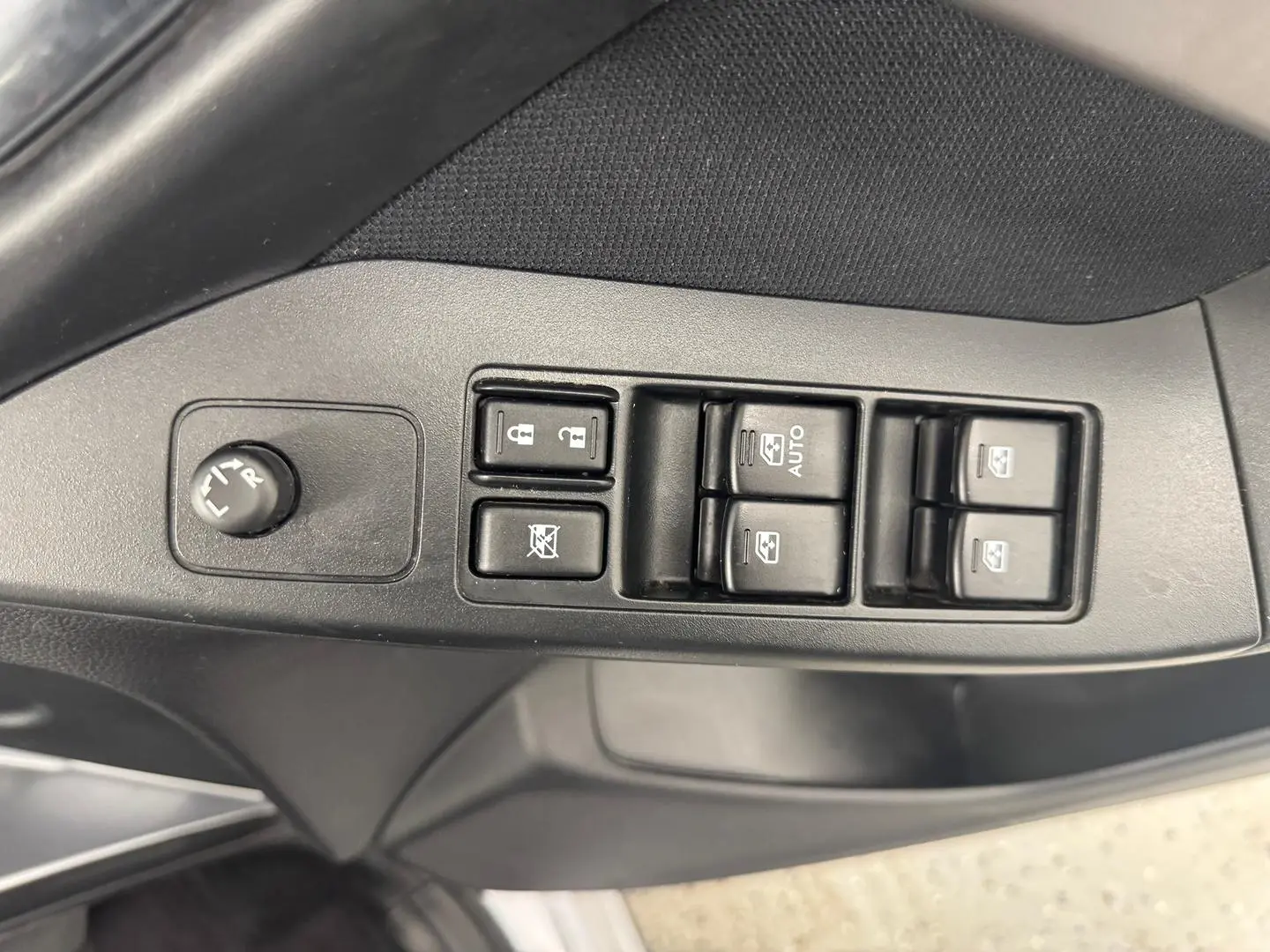 2015 Subaru Forester Gallery Image 16