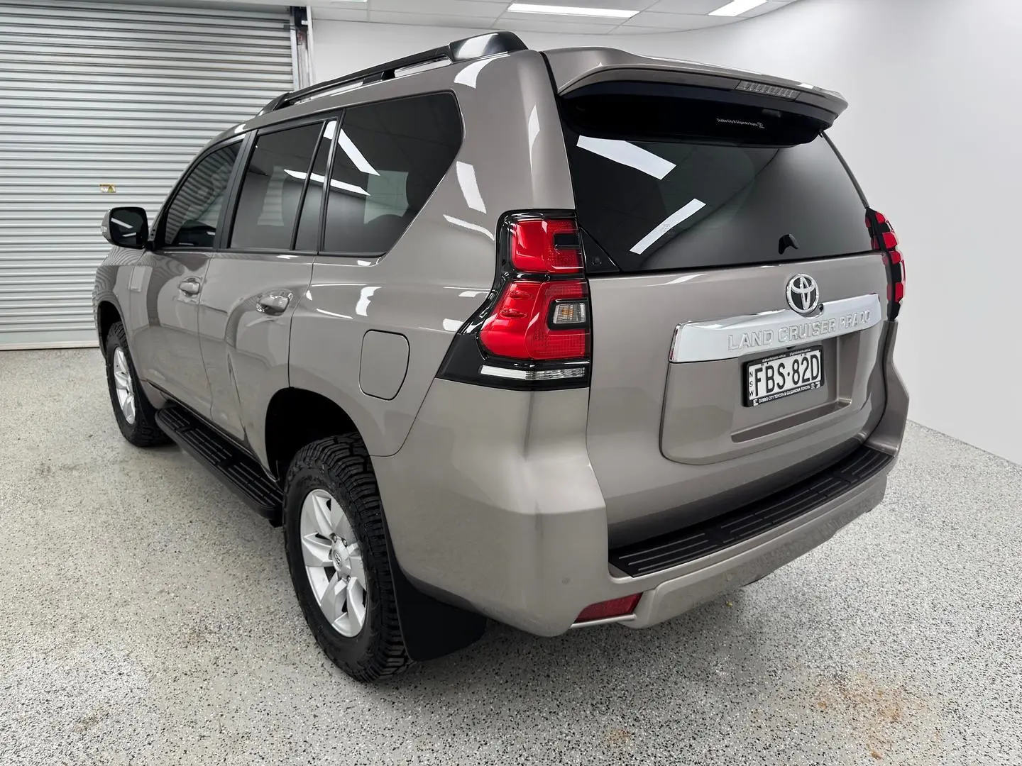 2023 Toyota Landcruiser Prado Gallery Image 4