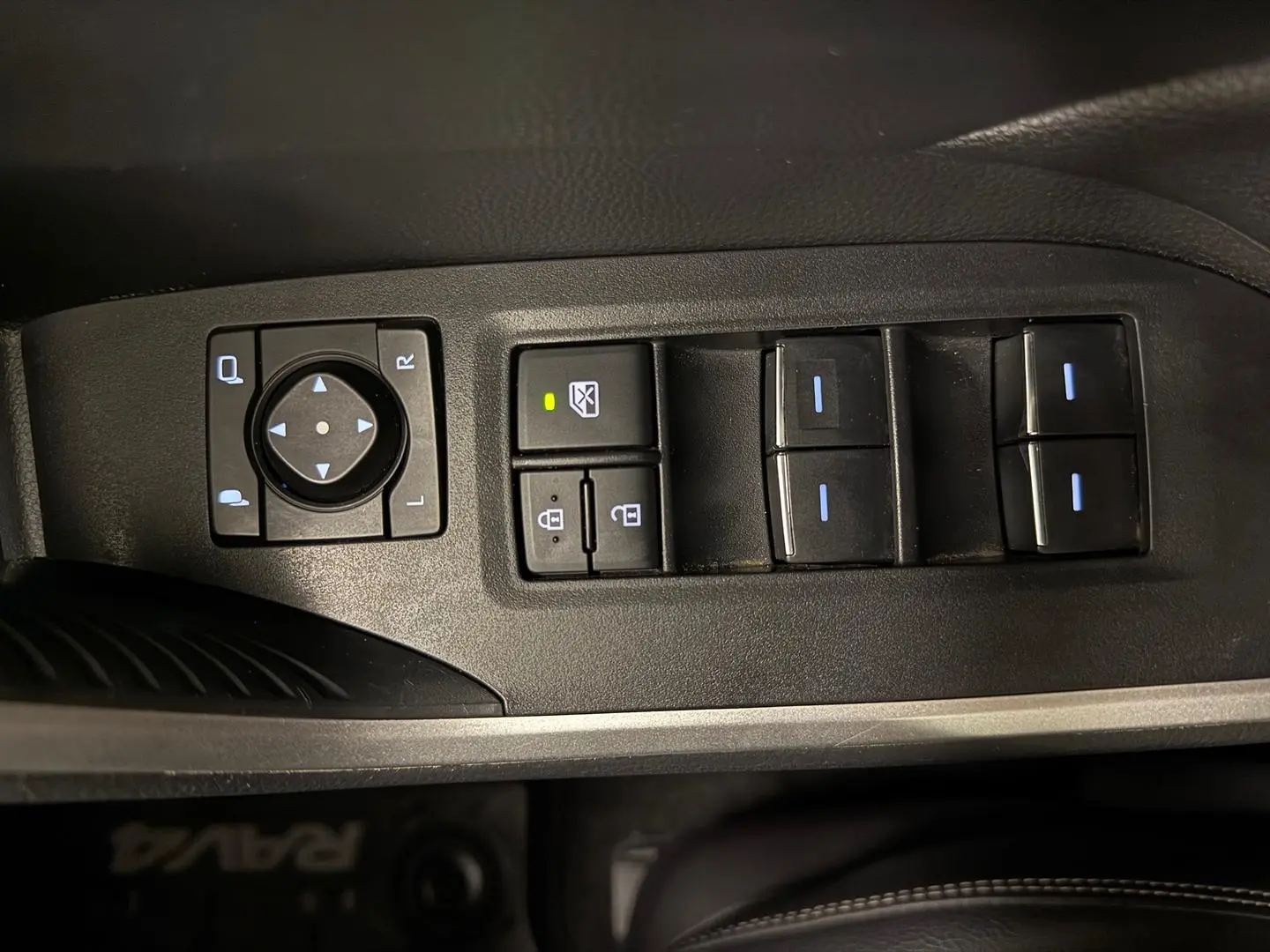 2023 Toyota RAV4 Gallery Image 30