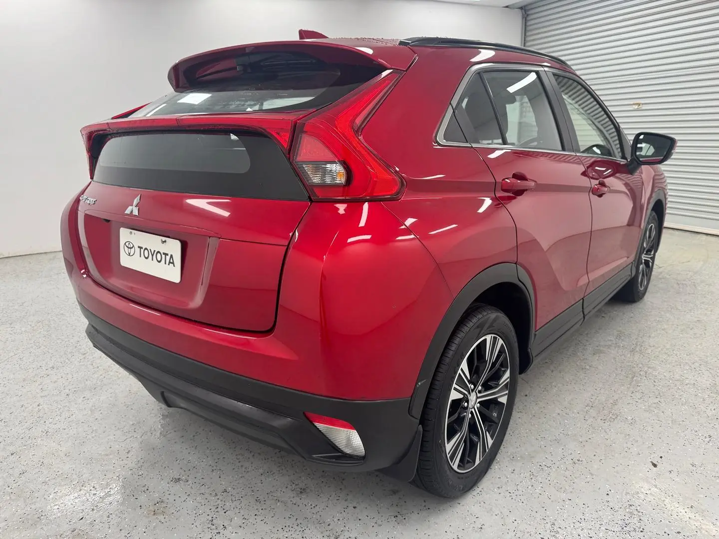 2019 Mitsubishi Eclipse Cross Gallery Image 3
