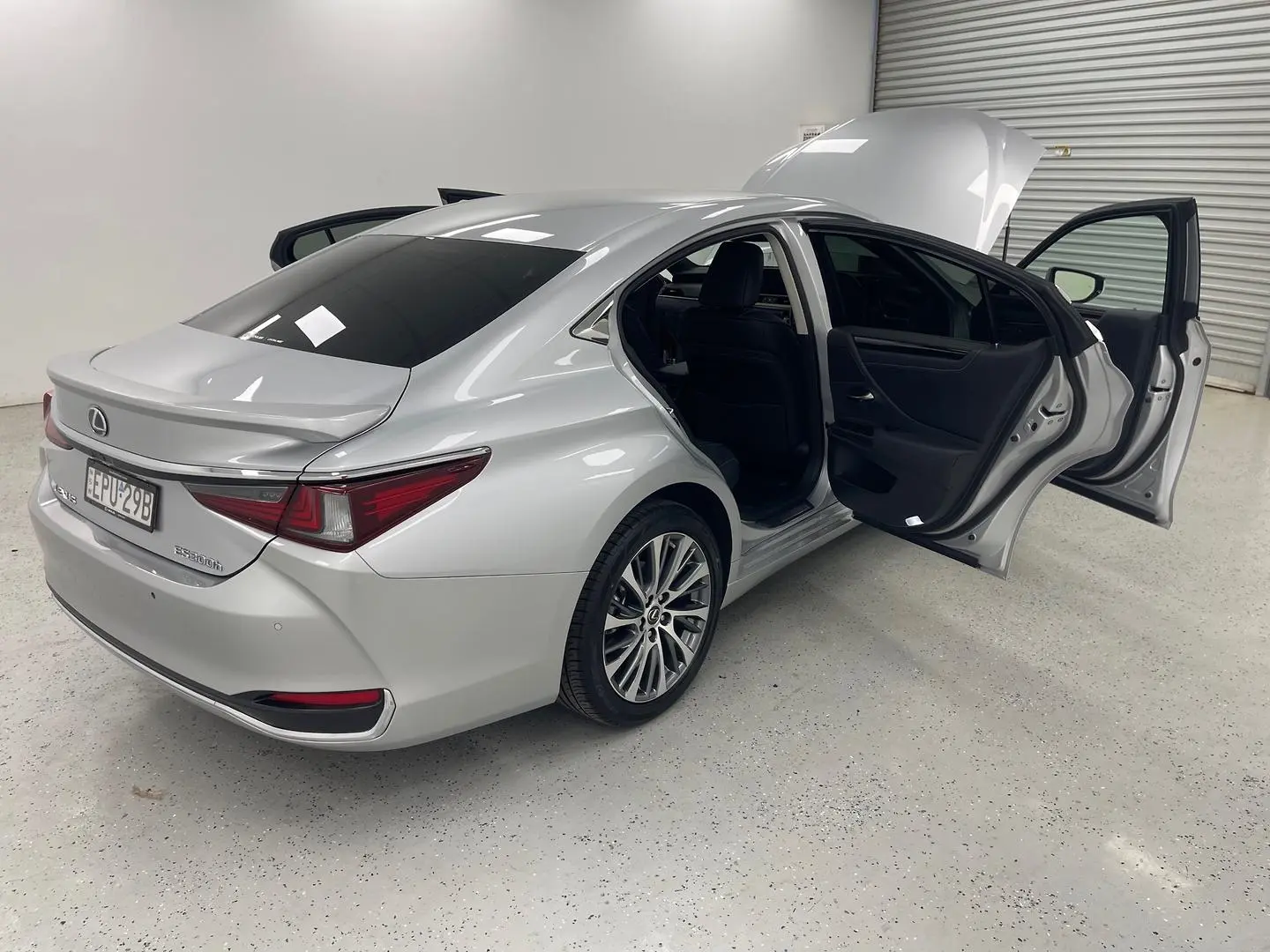 2021 Lexus ES Gallery Image 9