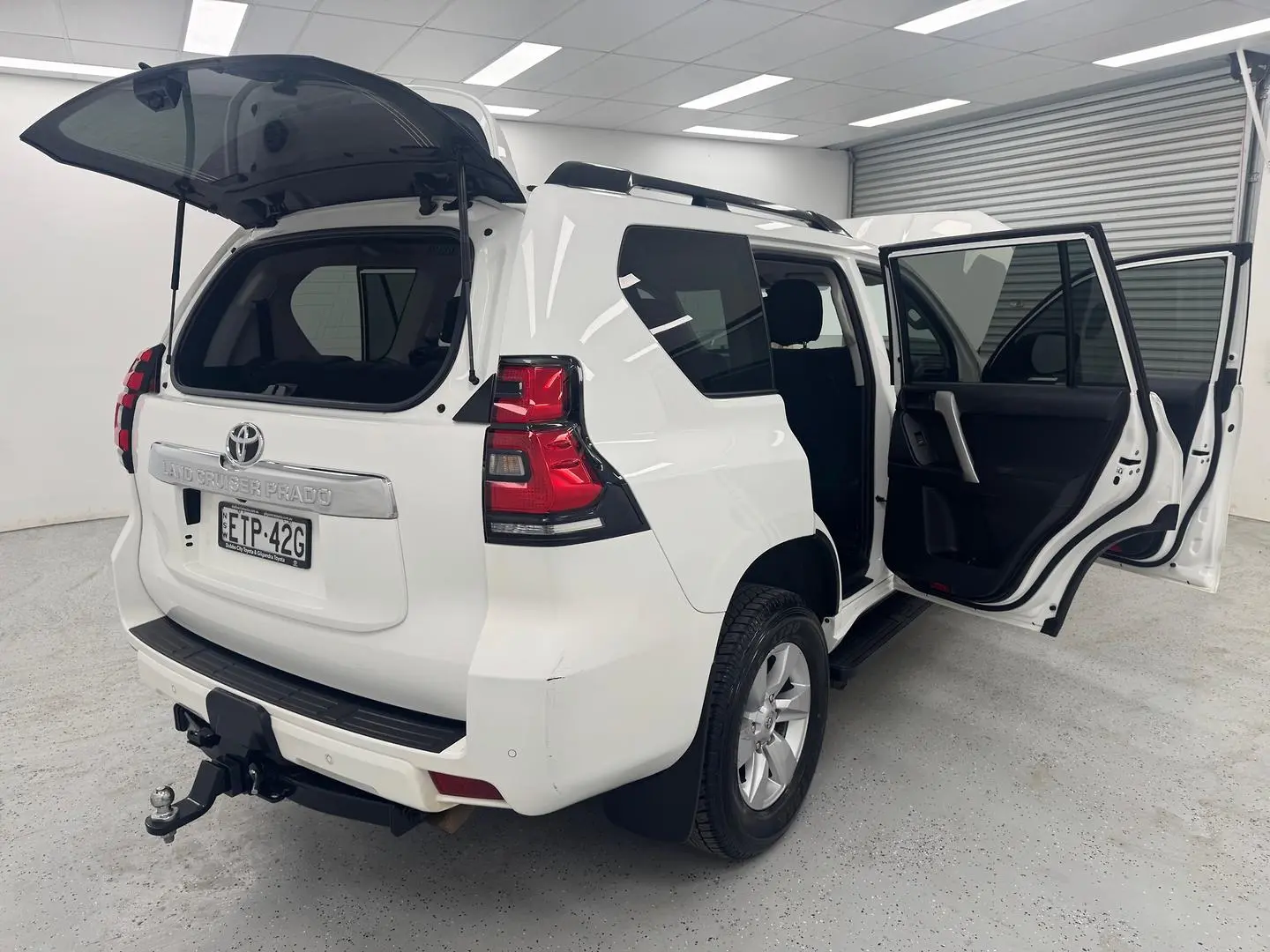 2022 Toyota Landcruiser Prado Gallery Image 9
