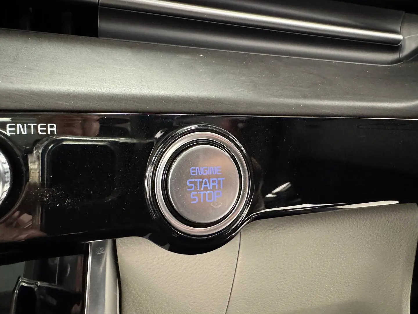 2023 Kia Carnival Gallery Image 24