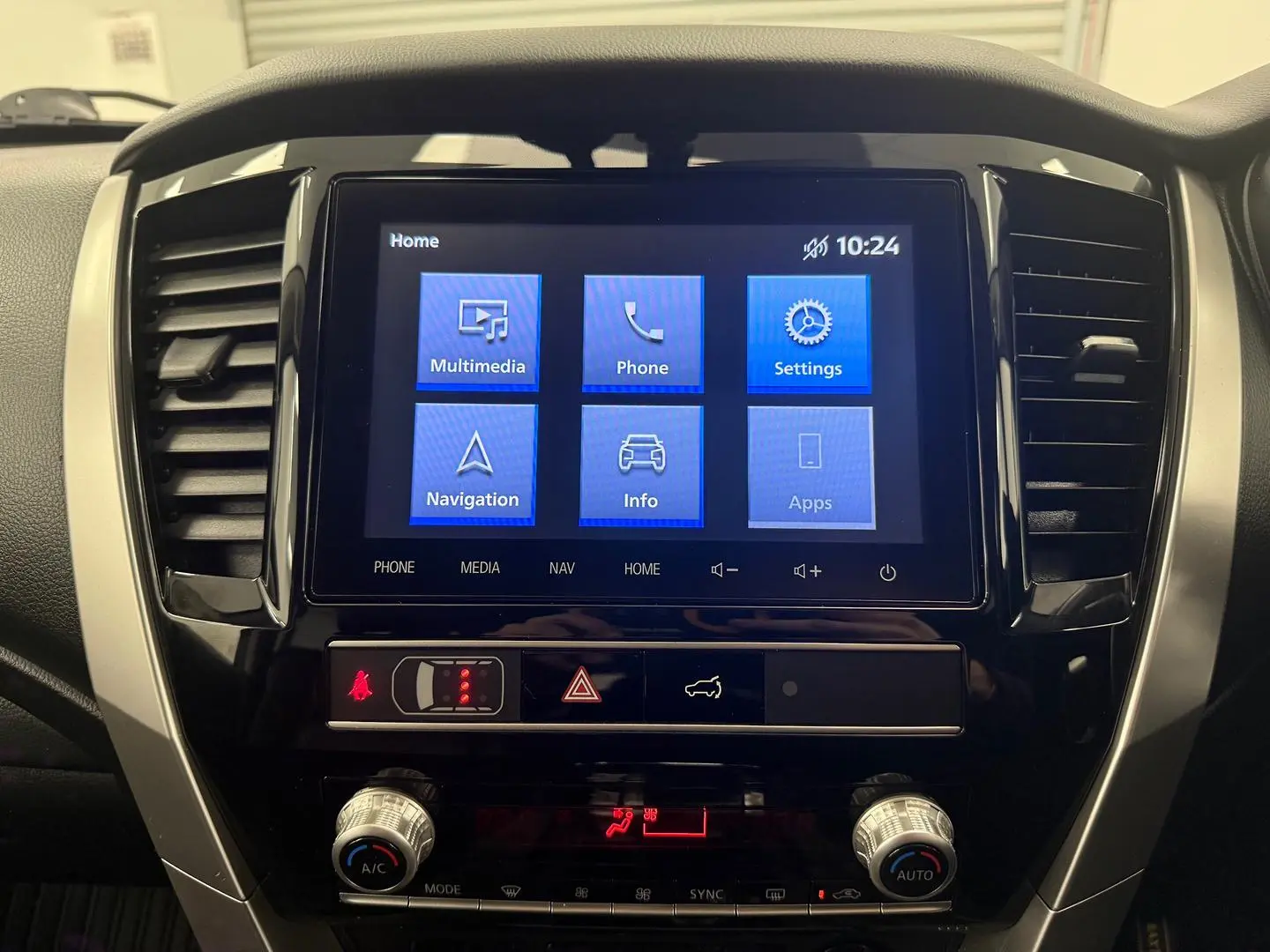 2021 Mitsubishi Pajero Sport Gallery Image 33