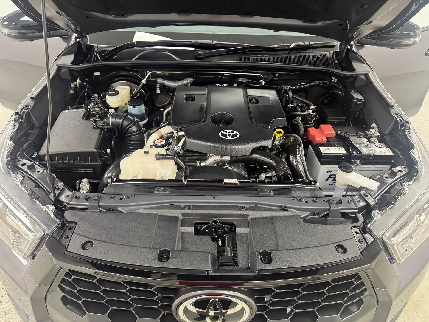 2025 Toyota Hilux Gallery Image 14