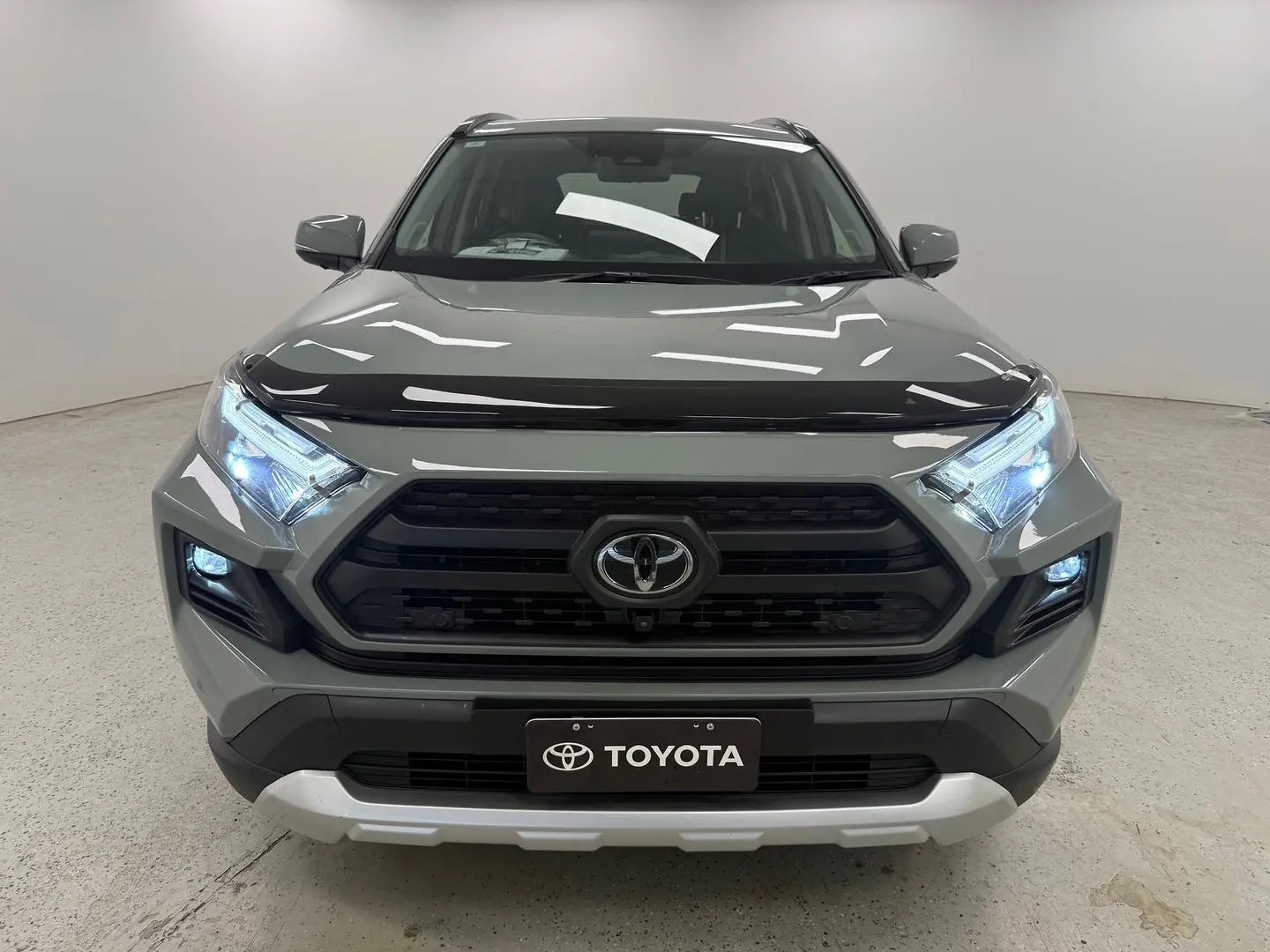 2023 Toyota RAV4 Gallery Image 34