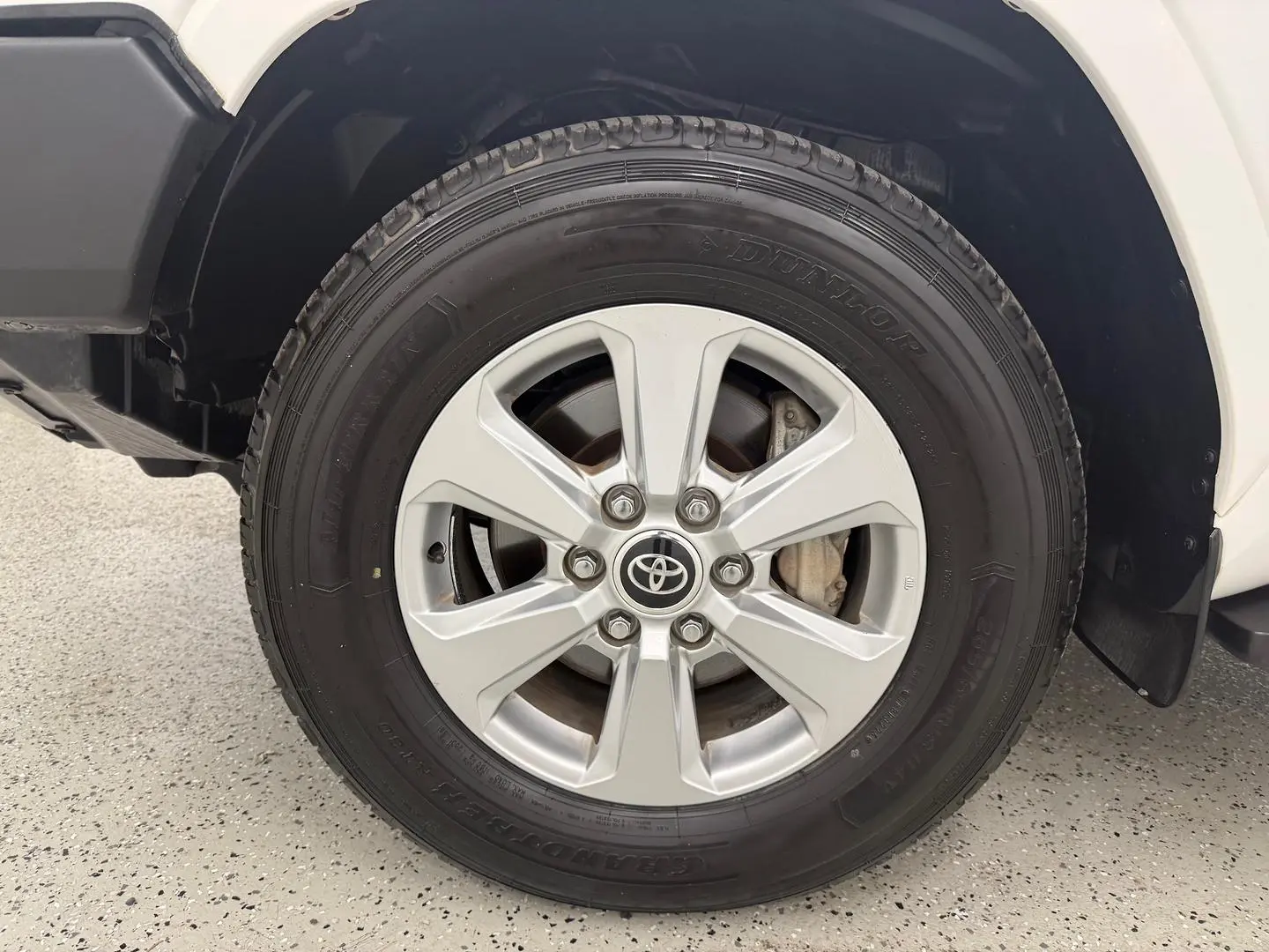 2024 Toyota Landcruiser Gallery Image 9