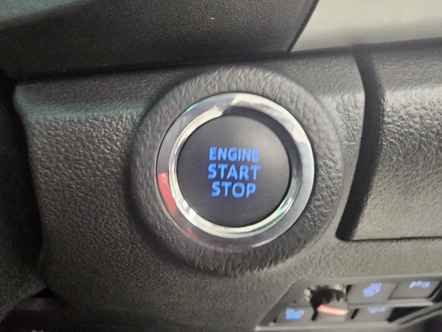 2024 Toyota Hilux Gallery Image 38