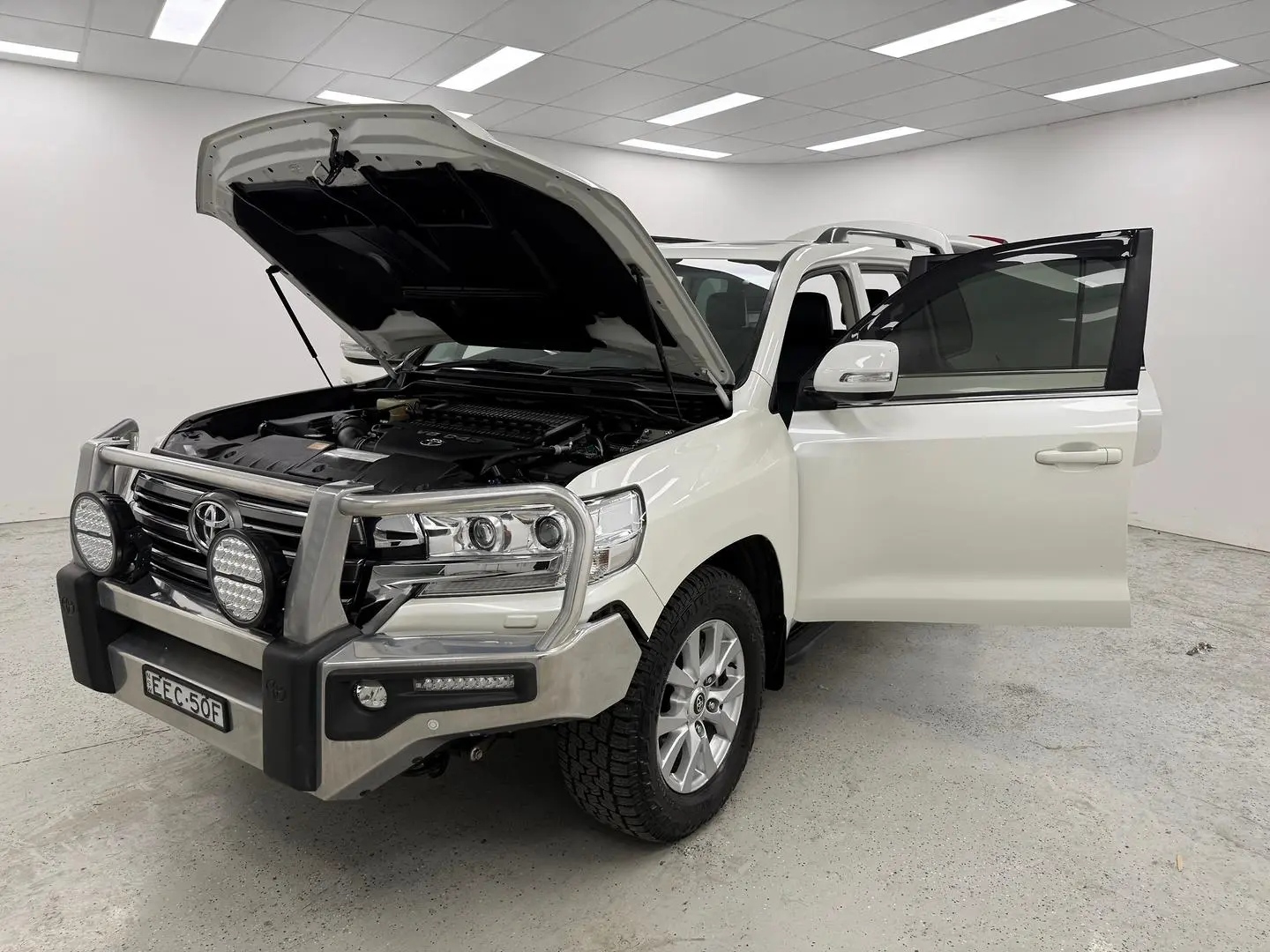 2019 Toyota Landcruiser Gallery Image 8