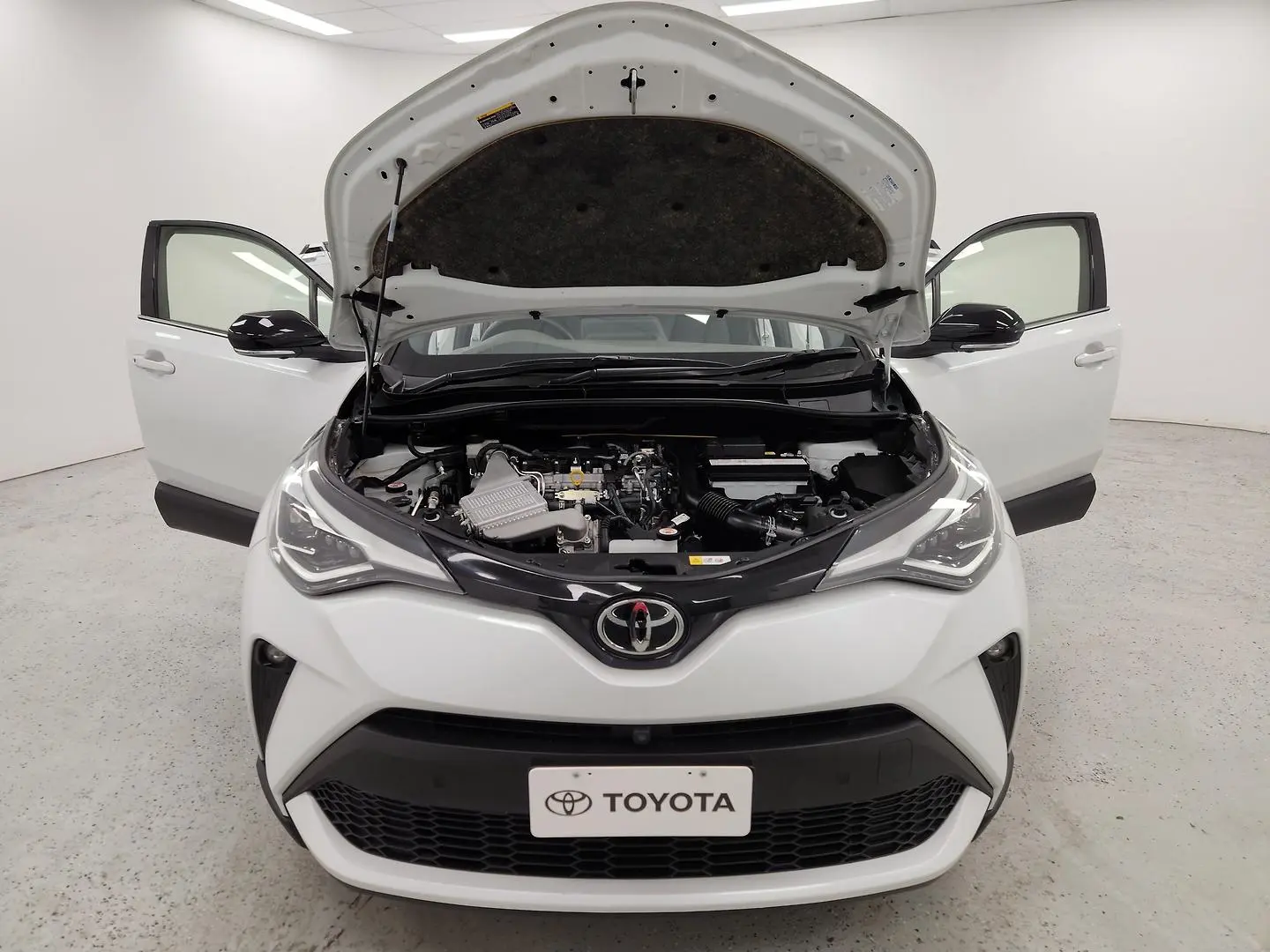 2022 Toyota C-HR Gallery Image 14
