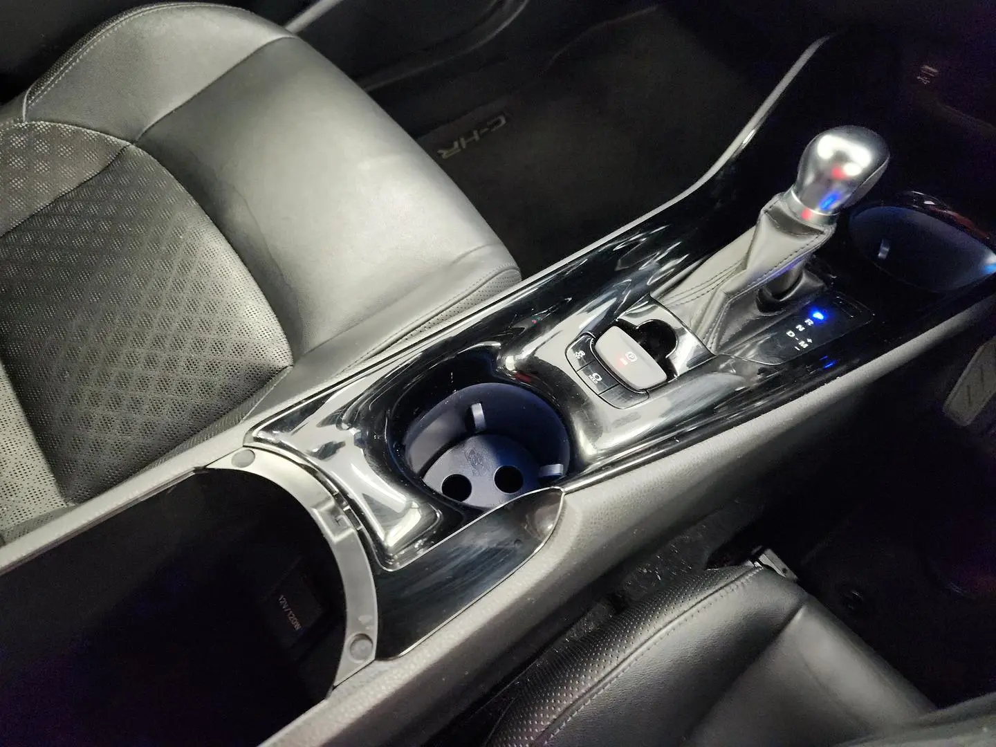 2022 Toyota C-HR Gallery Image 29