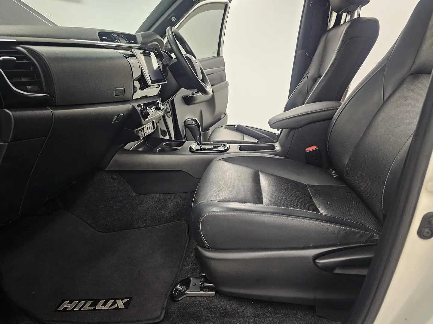 2019 Toyota Hilux Gallery Image 12